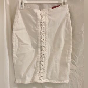Guess Cecilia ivory white wash lace up fitted jeans skirt size 6/28 brand new